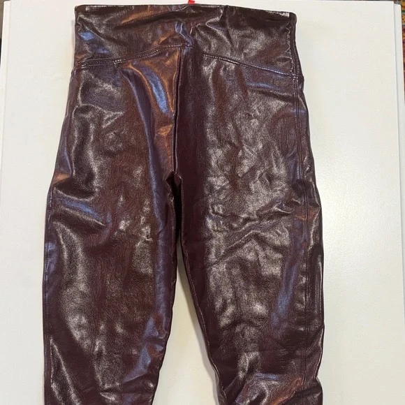 🍷 Spanx Faux Leather Burgundy Leggings Jeggings Women’s Size Medium - Picture 6 of 7